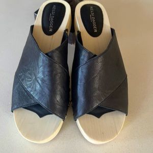 New 
KELSI DAGGER BROOKLYN Gear Clog Slide Sandal
Black/natural/goldstuds size 9